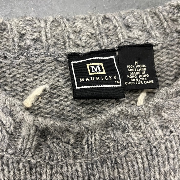 Vintage Wool Sweater “Winter Snow Ski Scene” - Picture 6 of 6